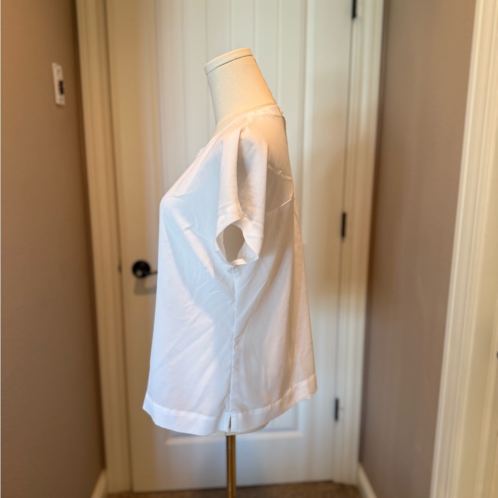 Banana Republic White Short Sleeve Tee - Picture 2 of 4